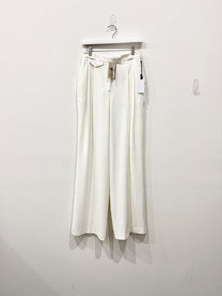 NWT ASTR The Label Bryony Flat Front Seams Wide Leg Pants Off White Womens Small