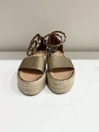 Valentino Rockstud Metallic Leather Platform Espadrille Sandals Gold Women EU 39