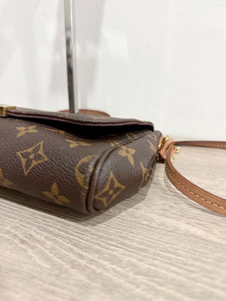 Louis Vuitton monogram favorite mm handbag