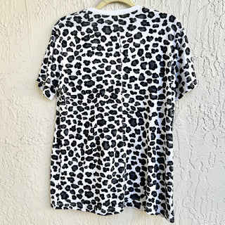 Monrow Short Sleeve Leopard Print V Neck T-Shirt White Black Women's Size Large