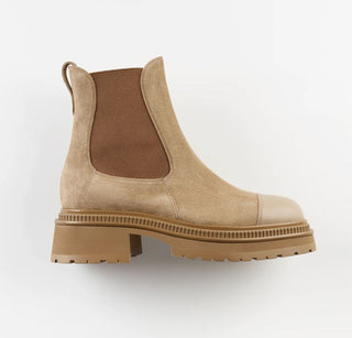 NWT Chanel Suede Calfskin & Lambskin Ankle Chelsea Boots Light Brown Women EU 38