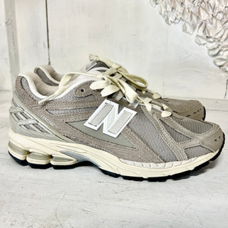 NWT New Balance Mesh Low Top Running Sneakers Gray/Beige M6 / W7.5 - M1906RL