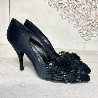 NWT Stuart Weitzman Satin Floral Slip On Pointed Toe Court Pump Shoes Black 7.5