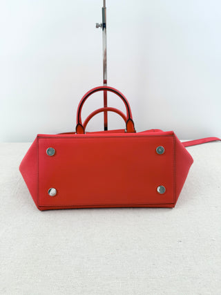 Max Mara structured leather tote bag featuring dual top handles, and detachable shoulder strap