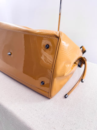 Burberry patent leather large shoulder bag biltmore