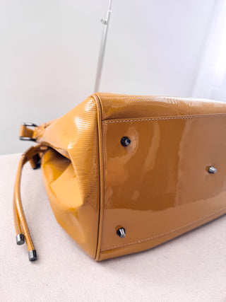 Burberry patent leather large shoulder bag biltmore
