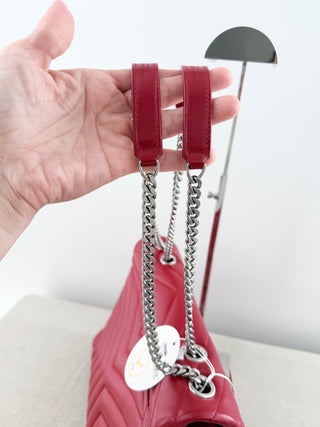 YSL Lolou shoulder bag crafted in quilted lambskin leather with signature stitching and YSL hardware, finished with sliding chain-and-leather shoulder straps