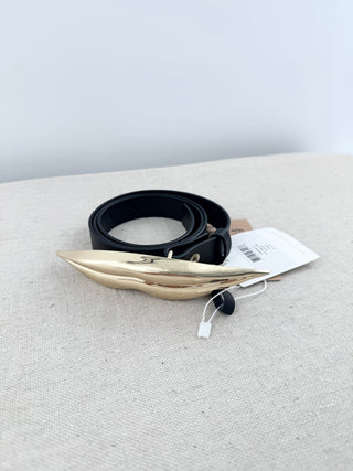 Diane von Furstenberg leather belt with lip metal buckle, M/L