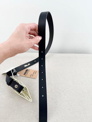 Diane von Furstenberg leather belt with lip metal buckle, M/L