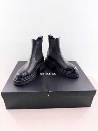 Chanel short boots leather chunky lugsole, 36