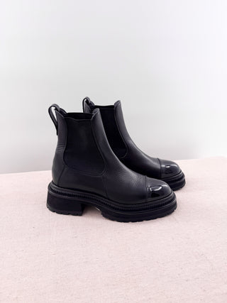 Chanel short boots leather chunky lugsole, 36