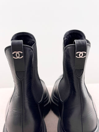 Chanel short boots leather chunky lugsole, 36