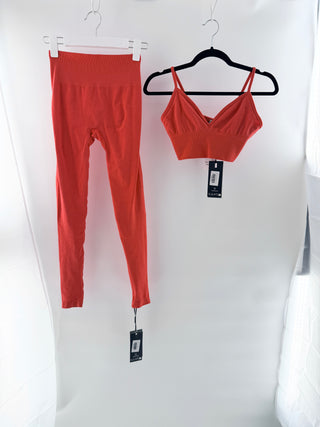 boandtee seamless activewear set featuring supportive V-neck sports bra and matching high-waisted leggings, S/M