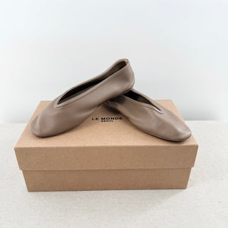 Le Monde Beryl Luna V-Cut Slip On Slipper Flat Taupe Leather Women's Size US 7