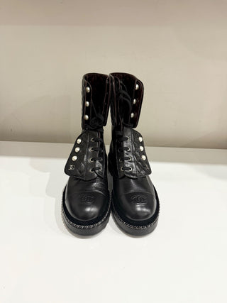 NWOT Chanel Quilted Patent Leather CC Pearl Mid-Calf Combat Boots Black EU 38.5