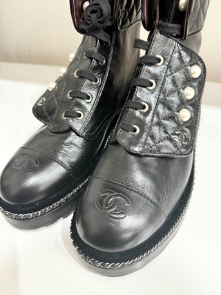 NWOT Chanel Quilted Patent Leather CC Pearl Mid-Calf Combat Boots Black EU 38.5