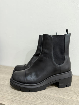Stuart Weitzman Norah Chunky Lug Sole Ankle Chelsea Boots Black Women's Size 9.5