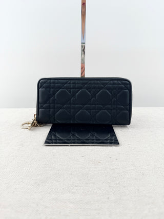 Dior voyageor wallet leather cannage
