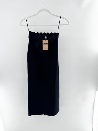 A.L.C. quincy knit midi skirt featuring sculpted silhouette and scalloped waistband crafted from stretch knit fabric, S