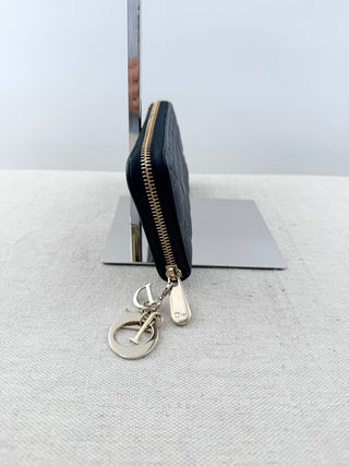 Dior voyageor wallet leather cannage
