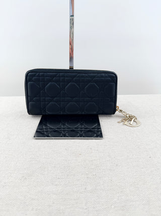 Dior voyageor wallet leather cannage