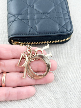 Dior voyageor wallet leather cannage