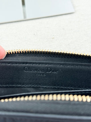 Dior voyageor wallet leather cannage