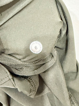 Lululemon On The Fly 2.5 Relaxed Mid Rise Shorts Camo Green Women's Size Medium