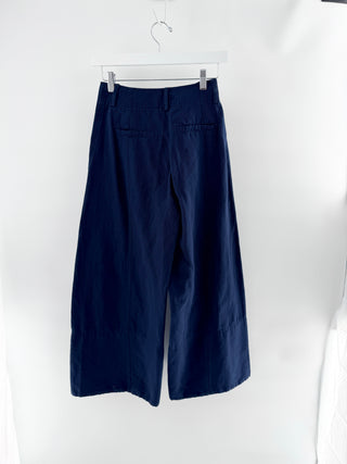 A piece apart wide-leg cropped pants featuring high-rise waist and fluid oversized leg, crafted from cotton fabric, 0