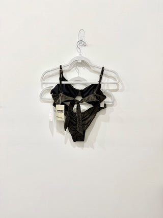 NWT Amarelle Cabo Metallic Gold Two Pieces Bikini Set Black Women's Size Small