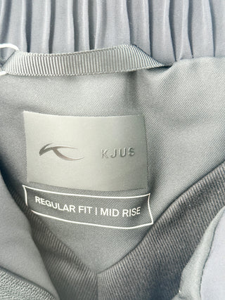 kjus formula ski pants featuring regular fit and mid-rise in sleek technical stretch fabric, designed with waterproof zip pockets, S