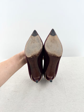Louis Vuitton suede pointy toe pumps, 35