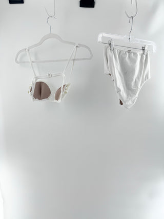 Adriana Degreas bikini set featuring sculptural pleated bikini top with shell-inspired cups and delicate straps, paired with coordinating textured high-rise bikini bottom in soft crinkled fabric, M