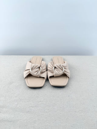Stuart Weitzman Cece Leather Metal Knotted Flat Slides Sandals Barely Beige 7.5