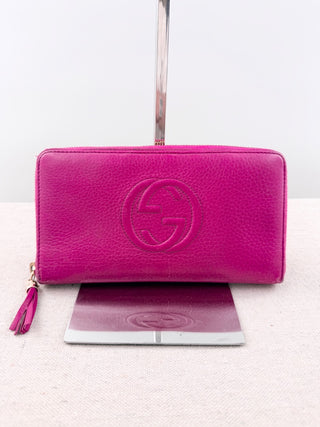 Gucci large soho zip up leather wallet