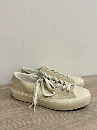 Veja Wata II Suede Low Top Round Toe Sneakers Tan / White Women's Size US 9