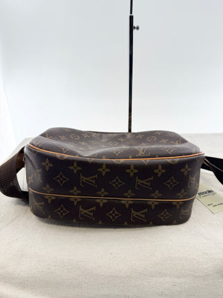 Louis Vuitton monogram reporter bag with strap GM, GM