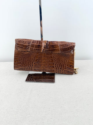 Vera Roloff textured leather clutch bag with wristlet chain