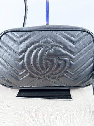 Gucci medium marmont camera leather bag with strap