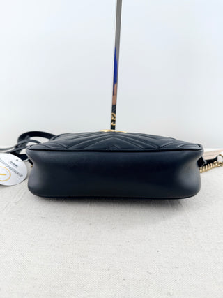 Gucci medium marmont camera leather bag with strap