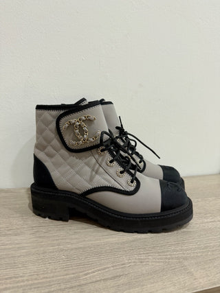 Chanel Fabric Grosgrain Quilted Cap Toe Lace Up Combat Boots Gray Women's EU 37