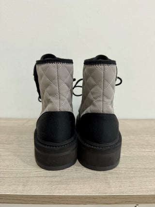 Chanel Fabric Grosgrain Quilted Cap Toe Lace Up Combat Boots Gray Women's EU 37