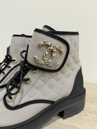 Chanel Fabric Grosgrain Quilted Cap Toe Lace Up Combat Boots Gray Women's EU 37