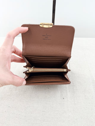 Louis Vuitton monogram etoile compact wallet