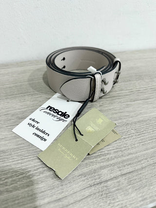 Burberry leather adjustable C belt, Small