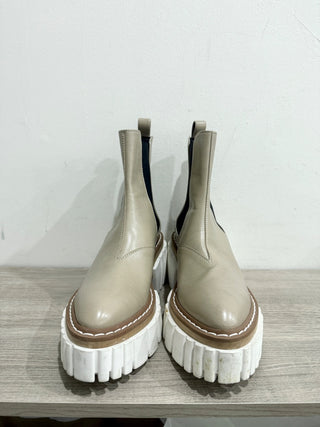 Stella McCartney Emilie Faux-Leather Platform Chelsea Boots Beige Women's EU 40