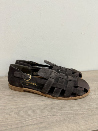 NWOT Chanel CC Suede Slip On Fisherman Sandals Chocolate Brown Women's EU 41