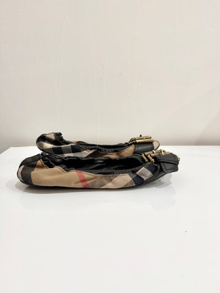 Burberry check pattern flats with buckle, 9