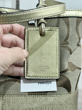 Coach signature tote bag medium monogram