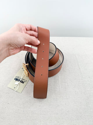 Tory Burch reversible wide leather belt with logo buckle, 40
